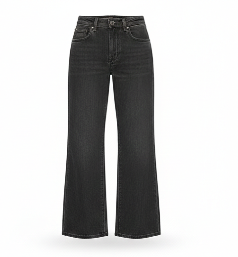 Wide-Leg Jeans – Modern Minimalist