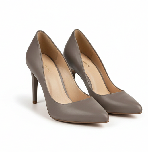 Leather Closed Toe Heels – Timeless Elegance